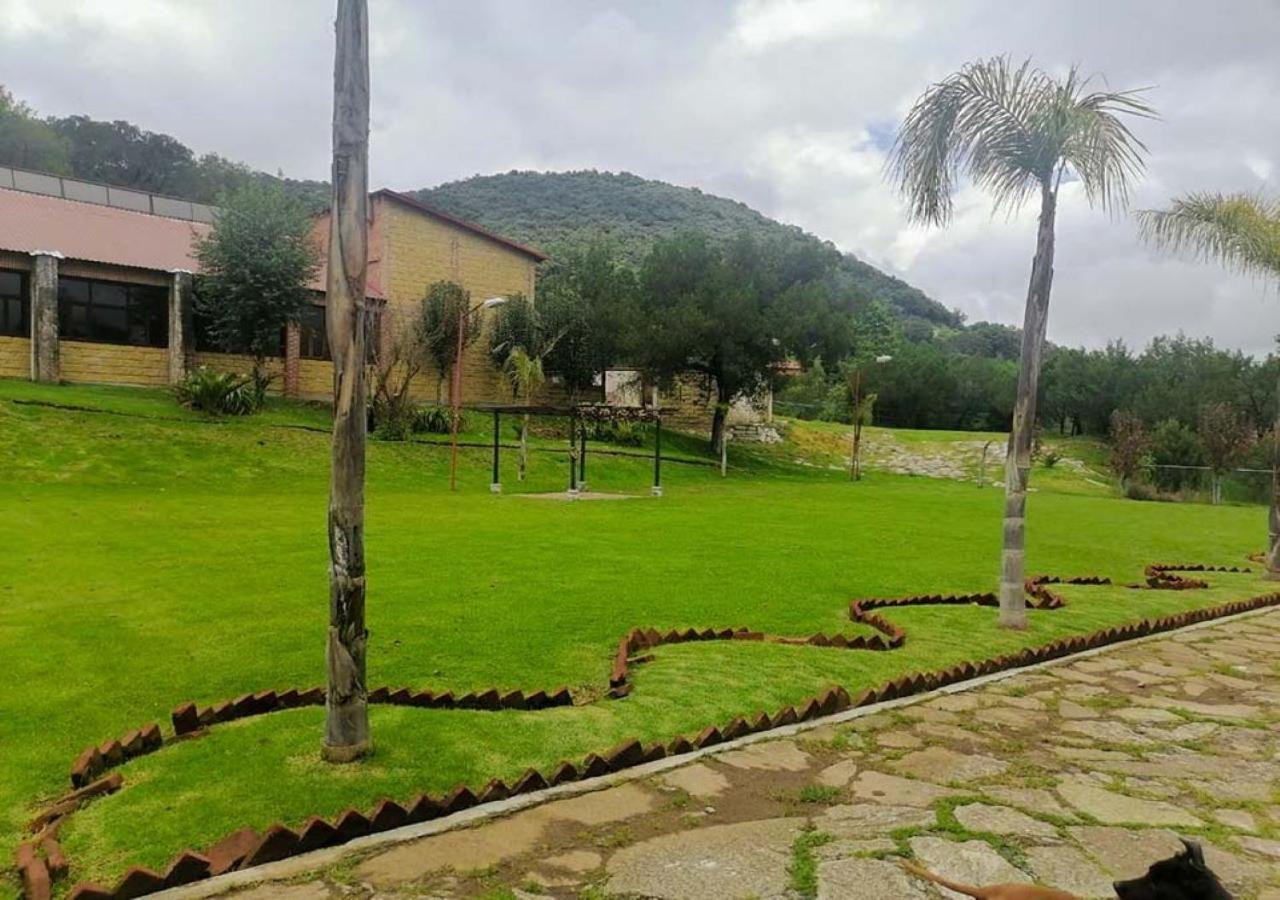 Casa Manning Y Salon La Troje Hotel Omitlan de Juarez Bagian luar foto